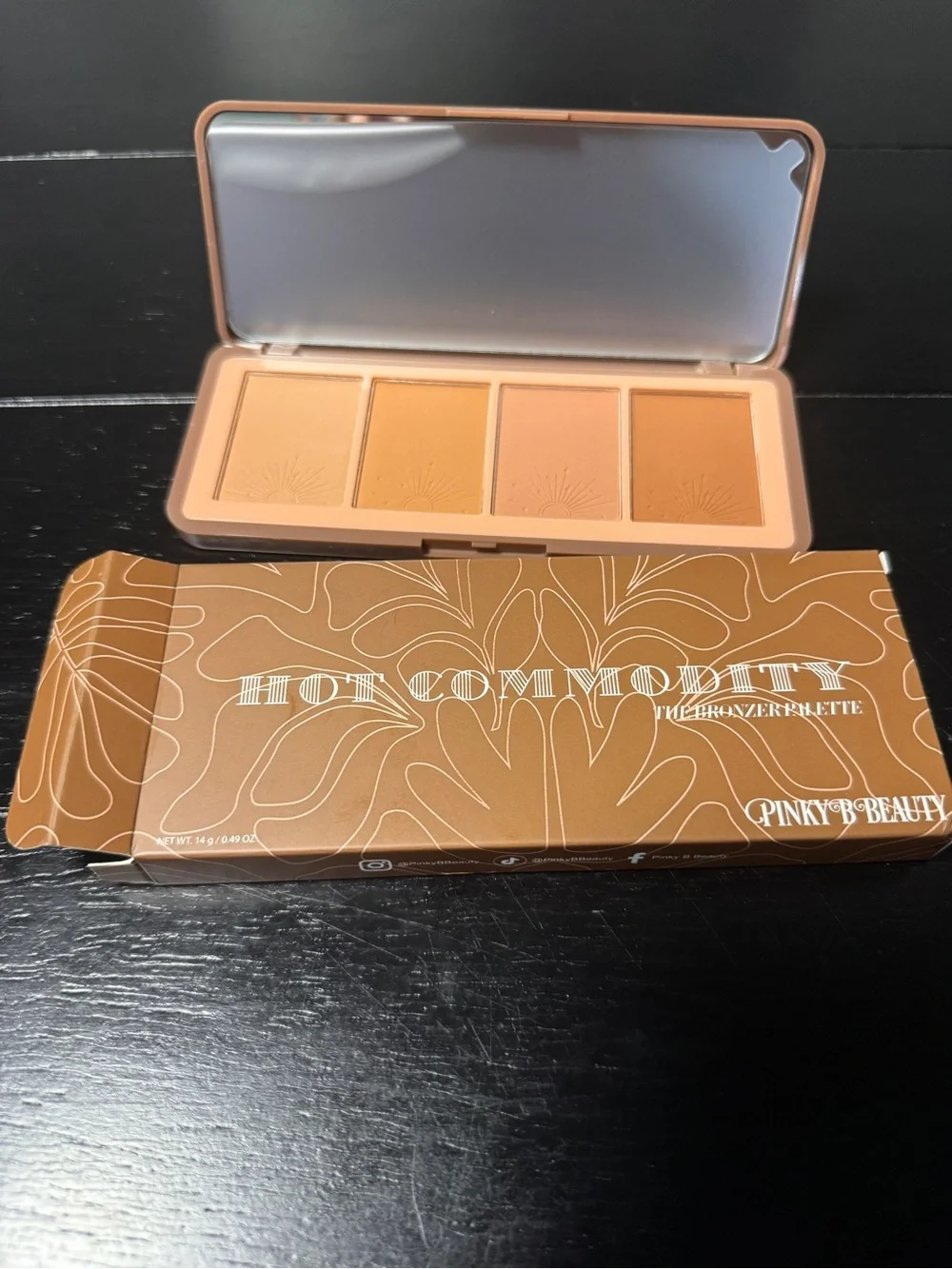 PINKY B COSMETICS Hot Commodity: The Bronzer Palette